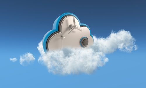 img-seguridad-multicloud Una caja fuerte con forma de nube flota entre nubes contra un cielo azul, simbolizando el almacenamiento seguro en la nube.